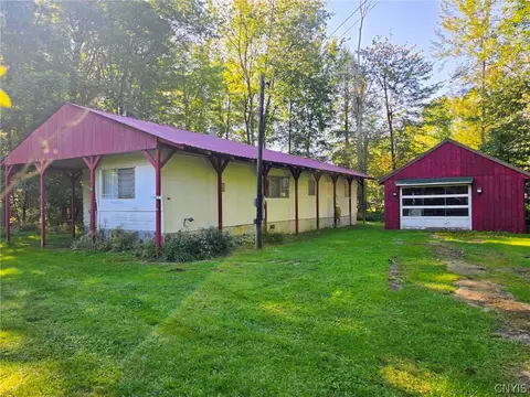 700 Mcclanathan Ave, Vienna, NY 13308