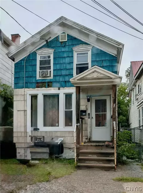 723 Mary St, Utica, NY 13501