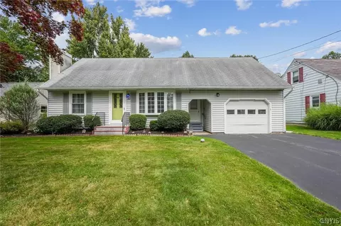 110 Green Acres Dr, Salina, NY 13090