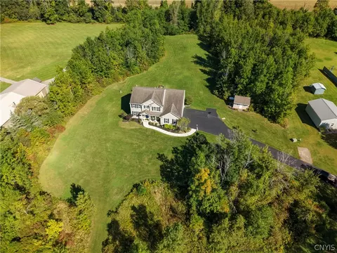 4789 Verplank Rd, Clay, NY 13041