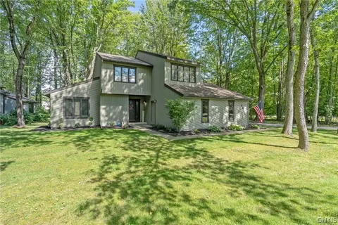 8711 Radburn Dr, Lysander, NY 13027