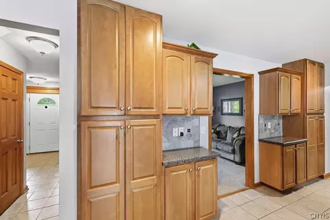 Entry Way - 6418 Killoe Rd, Lysander, NY 13027 photo 2 of 7