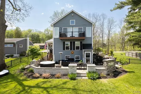 8798 River Rd, Lysander, NY 13027
