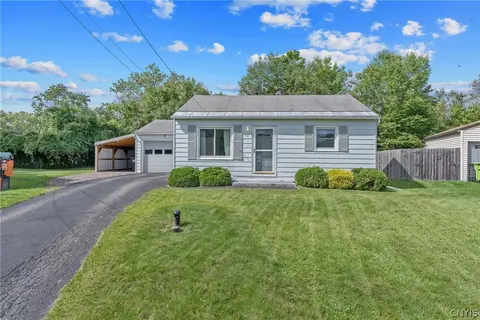 101 Frederick Dr, Salina, NY 13088