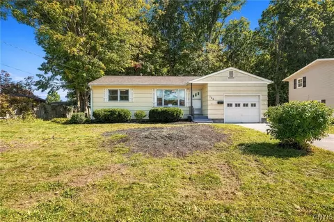 126 River Park Dr, Liverpool, NY 13090