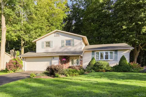7739 Deerfield Rd, Liverpool, NY 13090
