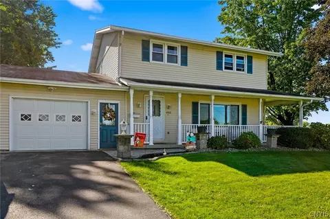 4816 Limestone Dr, Salina, NY 13088