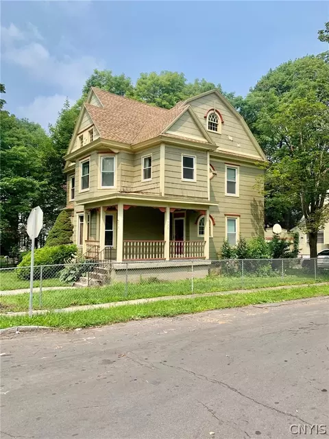 329 Salt Springs Rd, Syracuse, NY 13224