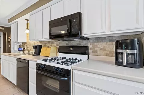 Kitchen - 9072 Dinglehole Rd, Lysander, NY 13027 photo 5 of 6