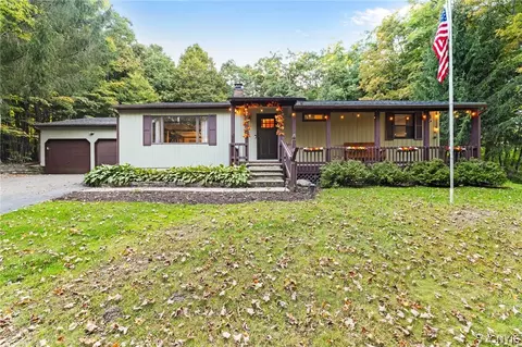 2727 Lafayette Rd, Lafayette, NY 13084