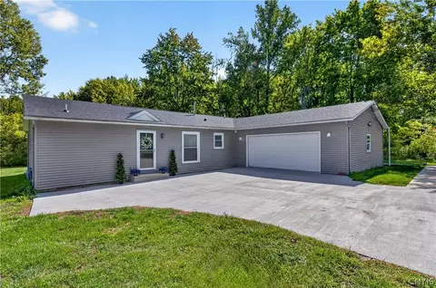 1134 County Route 12, Schroeppel, NY 13132
