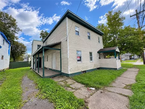 907 Warren St, Utica, NY 13502