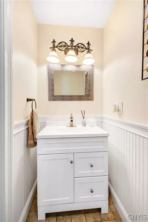 Bath - 954 Whiting Rd, Jordan, NY 13080 photo 1 of 5