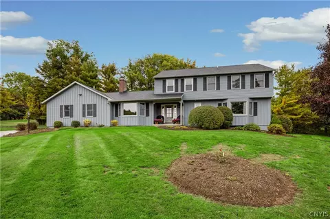 8206 Duvall Cir, Manlius, NY 13104