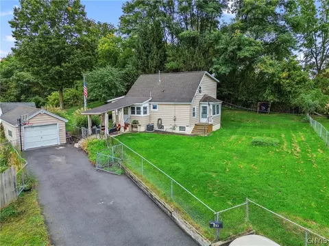 106 Edgeworth Ave, Geddes, NY 13219