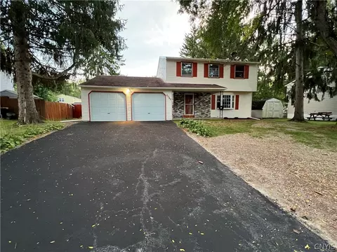 4124 N Mesa Ln, Liverpool, NY 13090