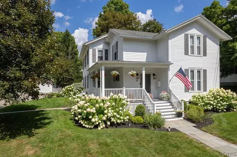 23 Elizabeth St, Skaneateles, NY 13152