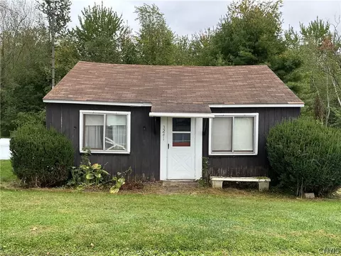 3241 County Route 15 Rd, Pulaski, NY 13142