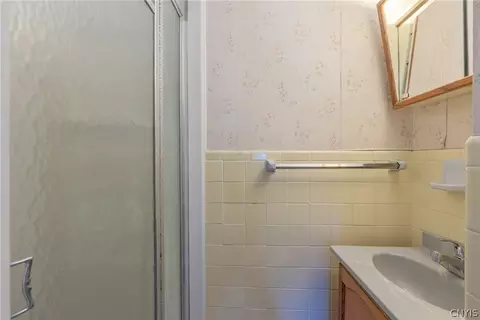 Bath - 7878 Dewitt Dr, Lysander, NY 13027 photo 1 of 2