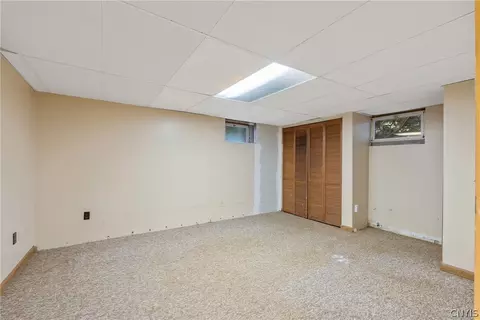 Bedroom - 7878 Dewitt Dr, Lysander, NY 13027 photo 10 of 11