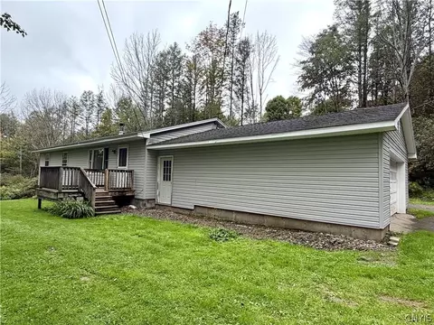 595 Bond Rd, Cortland, NY 13045