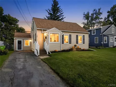 320 Kirsch Dr, Salina, NY 13211