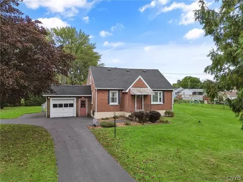 306 Tilden Dr, East Syracuse, NY 13057