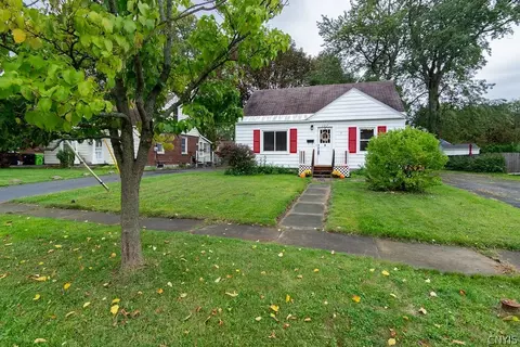227 Beechwood Ave, Salina, NY 13088