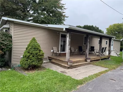 9 High St, Adams, NY 13605