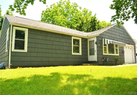 4 Leard Rd, New Hartford, NY 13413