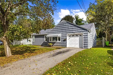 4 Leard Rd, New Hartford, NY 13413