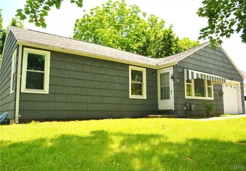 4 Leard Rd, New Hartford, NY 13413