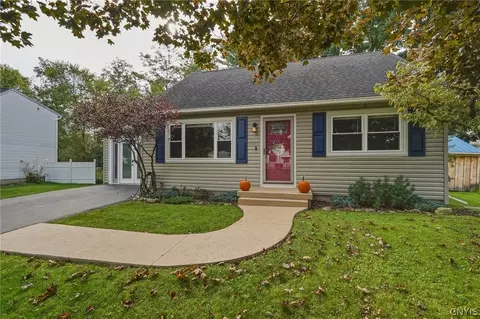 8385 Zenith Dr, Baldwinsville, NY 13027
