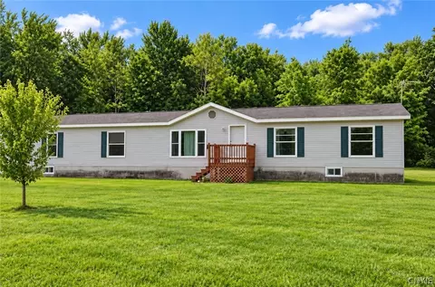 9600 Powers Rd, Cato, NY 13166