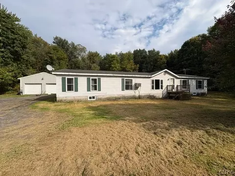 9600 Powers Rd, Cato, NY 13166