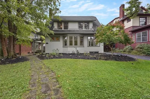 102 Berkeley Dr, Syracuse, NY 13210