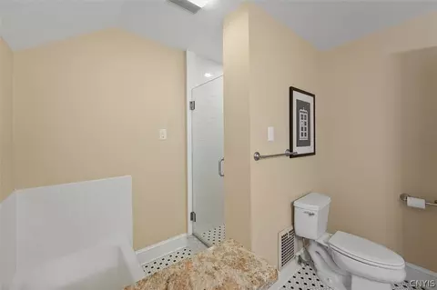 Bath - 102 Berkeley Dr, Syracuse, NY 13210 photo 5 of 6
