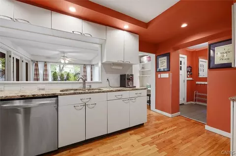 Kitchen - 102 Berkeley Dr, Syracuse, NY 13210 photo 1 of 3