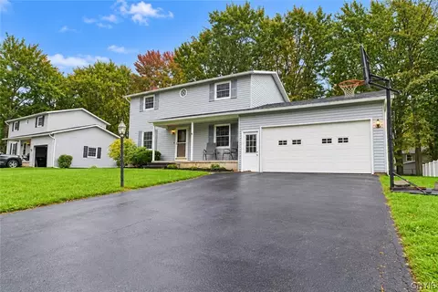 315 Helfer Ln, Minoa, NY 13116