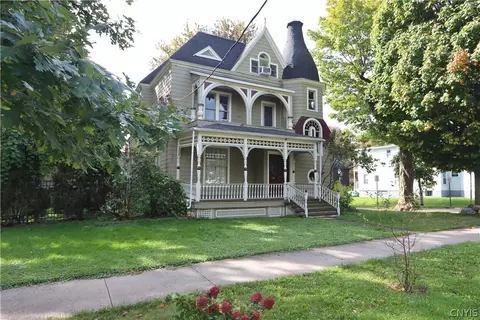 302 Keyes Ave, Watertown, NY 13601