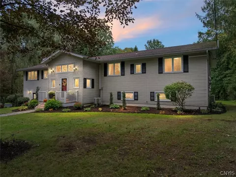 4200 Saint John Dr, Onondaga, NY 13215