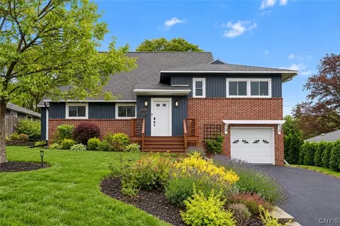 2304 Euclid Ave, Syracuse, NY 13224