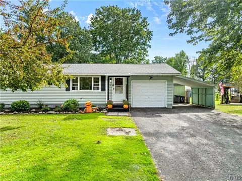 10 Ingersoll Dr, Fulton, NY 13069