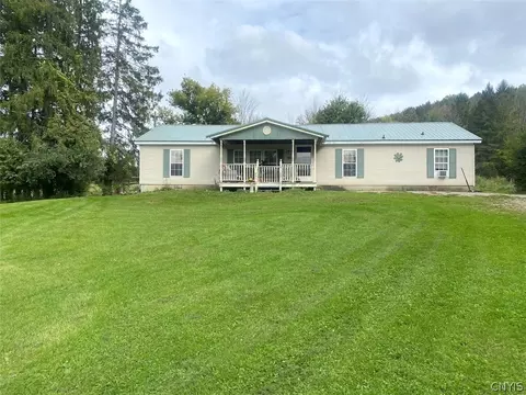 66 High St, Angelica, NY 14709