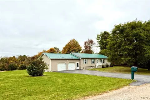 29 Bristol Rd, Gouverneur, NY 13642