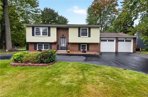 218 Herman Dr, North Syracuse, NY 13212