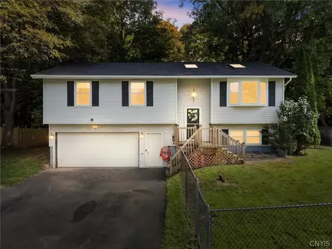 215 Birchwood Blvd, Van Buren, NY 13027