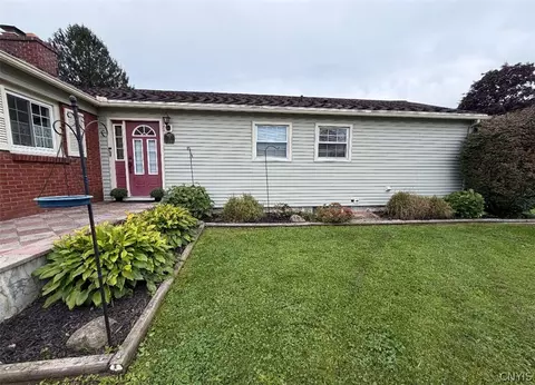 12 Colony Dr, Cortland, NY 13045