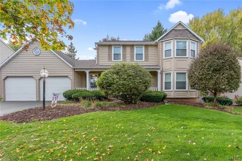 7505 Overland Dr, Syracuse, NY 13212