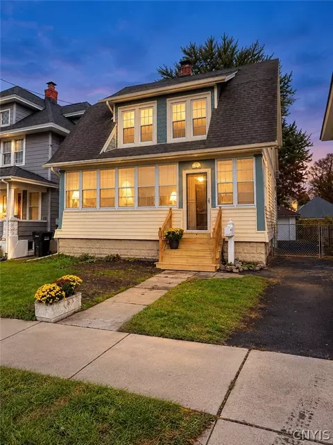 147 Clifton Pl, Syracuse, NY 13206